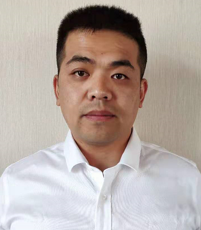 常鹏远.png